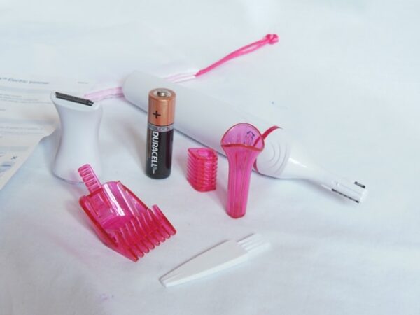 Veet Sensitive Touch Expert Trimmer for Face, Underarms and Bikini line - Image 3